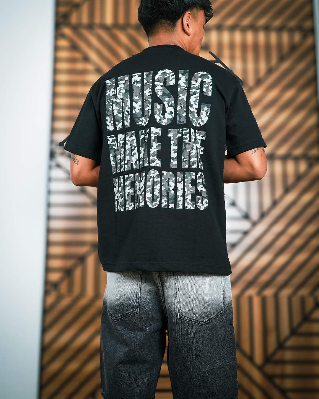 T-Shirt Mimetica "Music Make The Memories" Nera