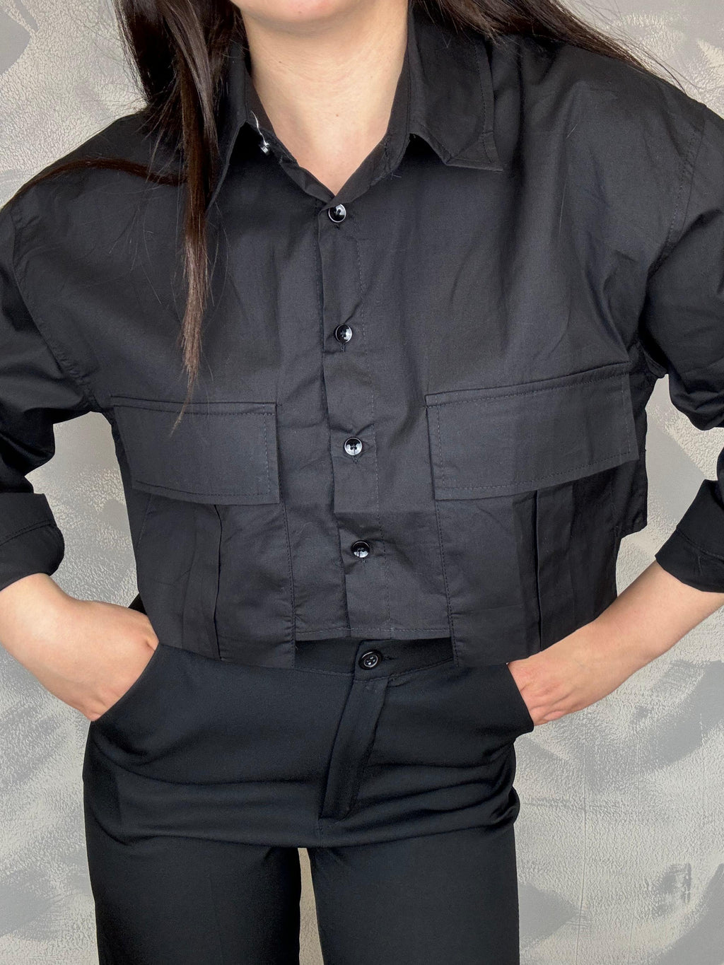 Camicia Noah donna indossata, vestibilità e stile casual-elegante