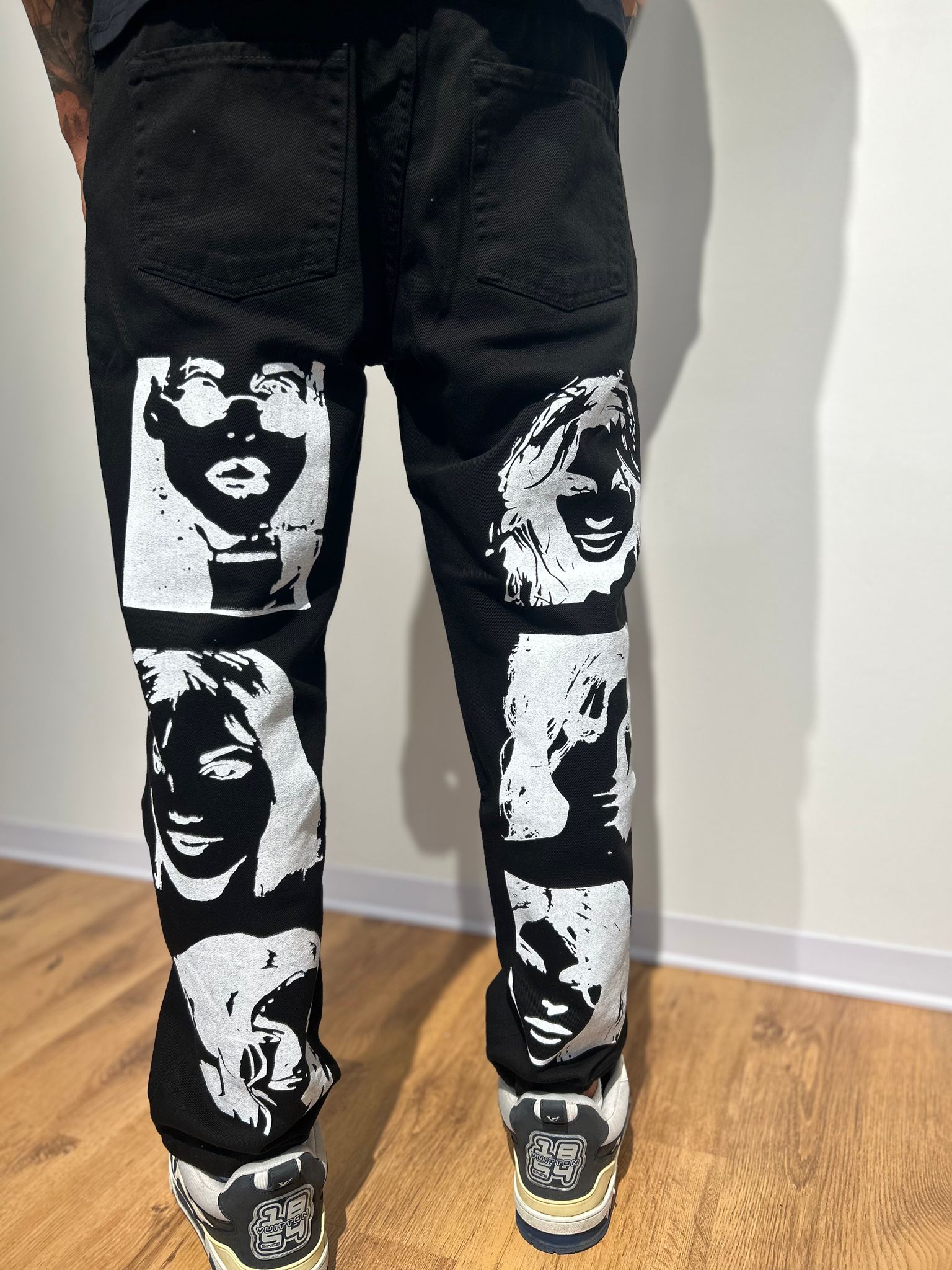 JEANS BLACK FACE