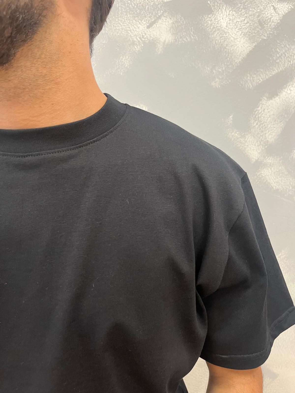 T-SHIRT SEYTIEN  S/S 2025 NERO CON CUCITURA ALBICOCCA