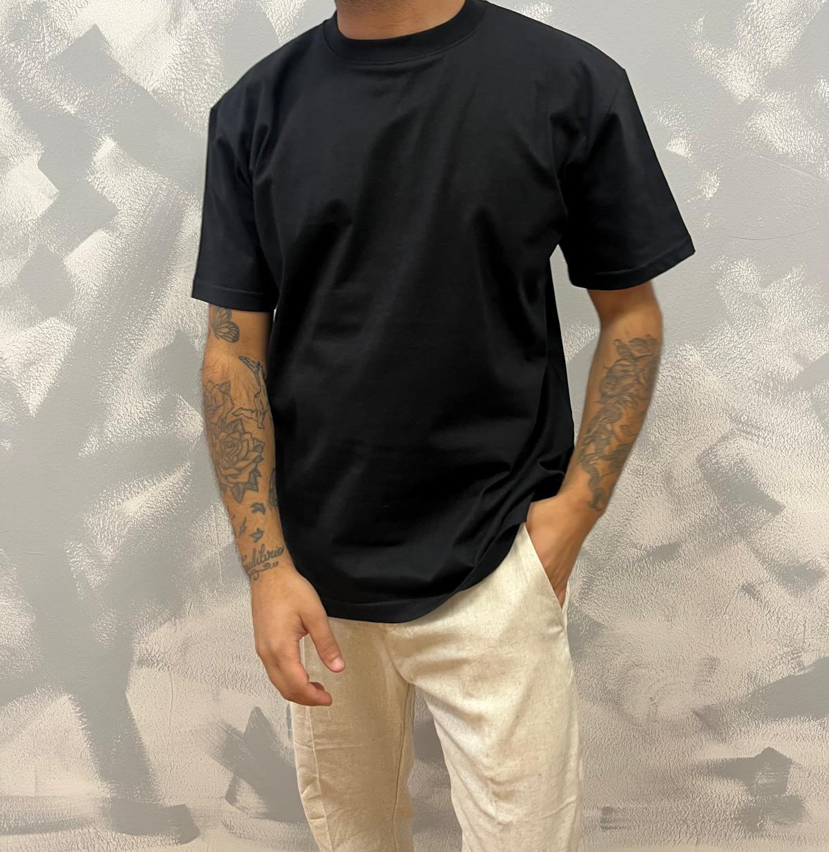 T-SHIRT SEYTIEN  S/S 2025 NERO CON CUCITURA ALBICOCCA