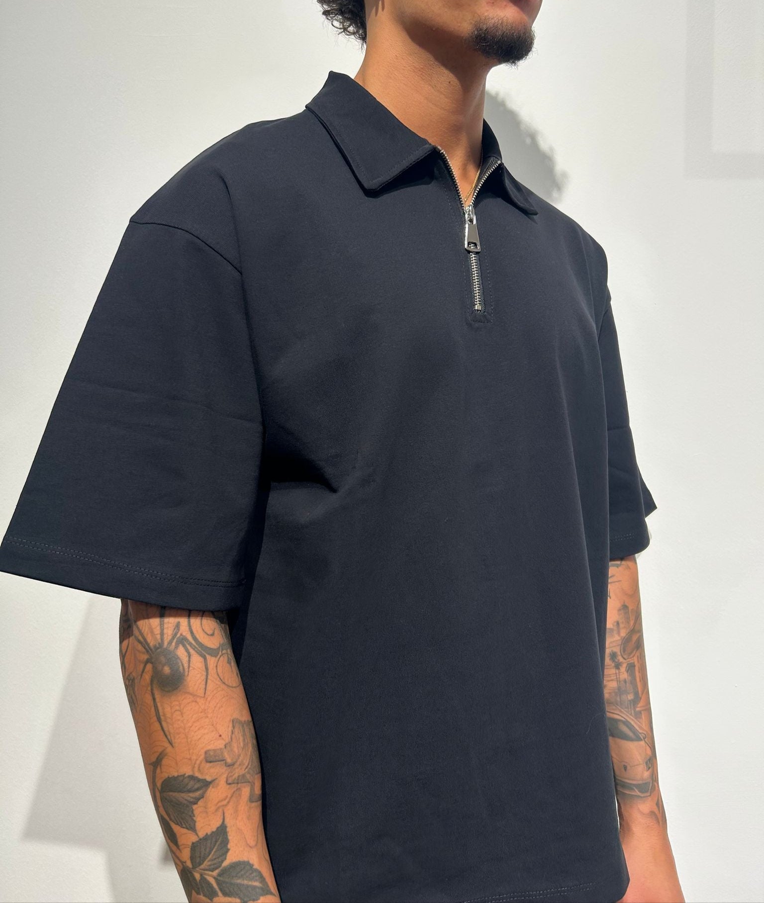 T-SHIRT ZIP NERA