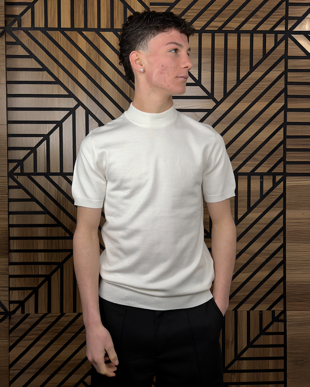 Lupo 1/2 Collo Bianco